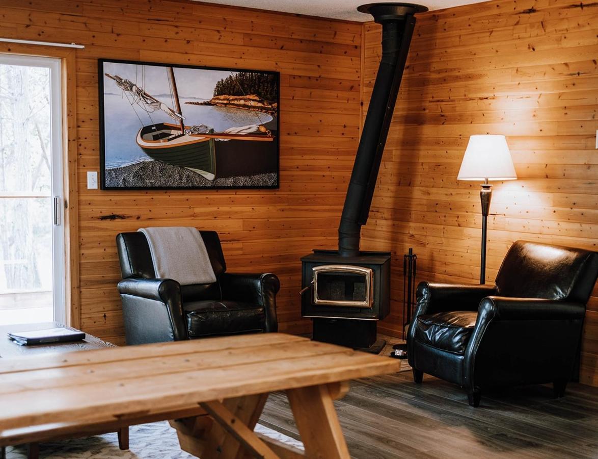Page'S Resort & Marina Gabriola 外观 照片
